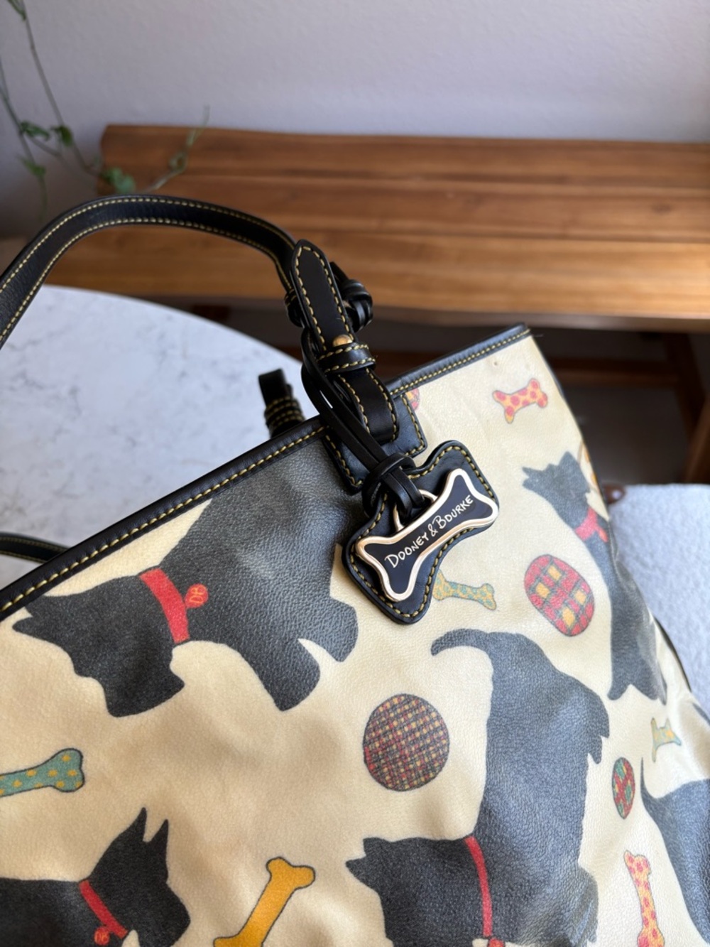 Vintage Dooney and Bourke Women’s Black and Cream Tote Bag with Red Plaid Lining